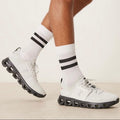 On Cloudswift 4 Wolf / Black 閳ワ拷Lightweight Running