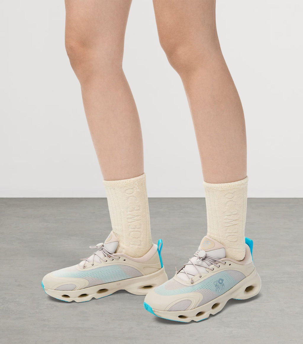 ON Running Cloudsolo LOEWE Sand | Turquoise 閳ワ拷Sand | Turquoise